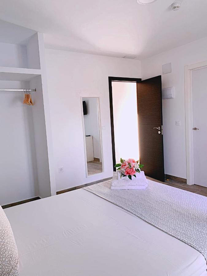 Hostal El Castillo Alcalá de Guadaira Kültér fotó
